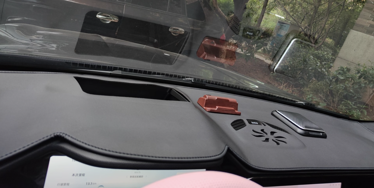 Xevaban.com ở 214 Giải Phóng là đơn vị chuyên cung cấp phụ kiện oto, đồ chơi oto, phụ tùng oto, phụ kiện monjaro, đồ chơi monjaro, xevaban, 214 giải phóng, thảm taplo monjaro, thảm chống nắng taplo monjaro, tấm che nắng taplo monjaro.